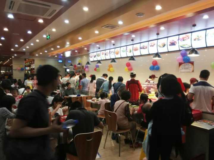 恭祝愉筷自选式中式快餐入驻广西桂林